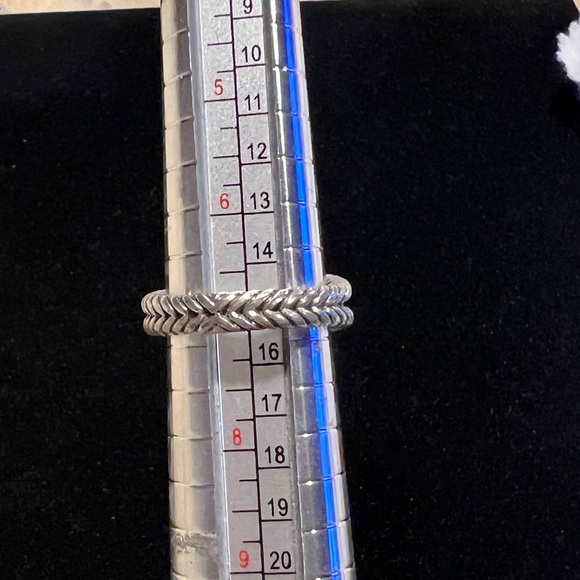 David Yurman Morganite Petite Albion Ring - Picture 2 of 6